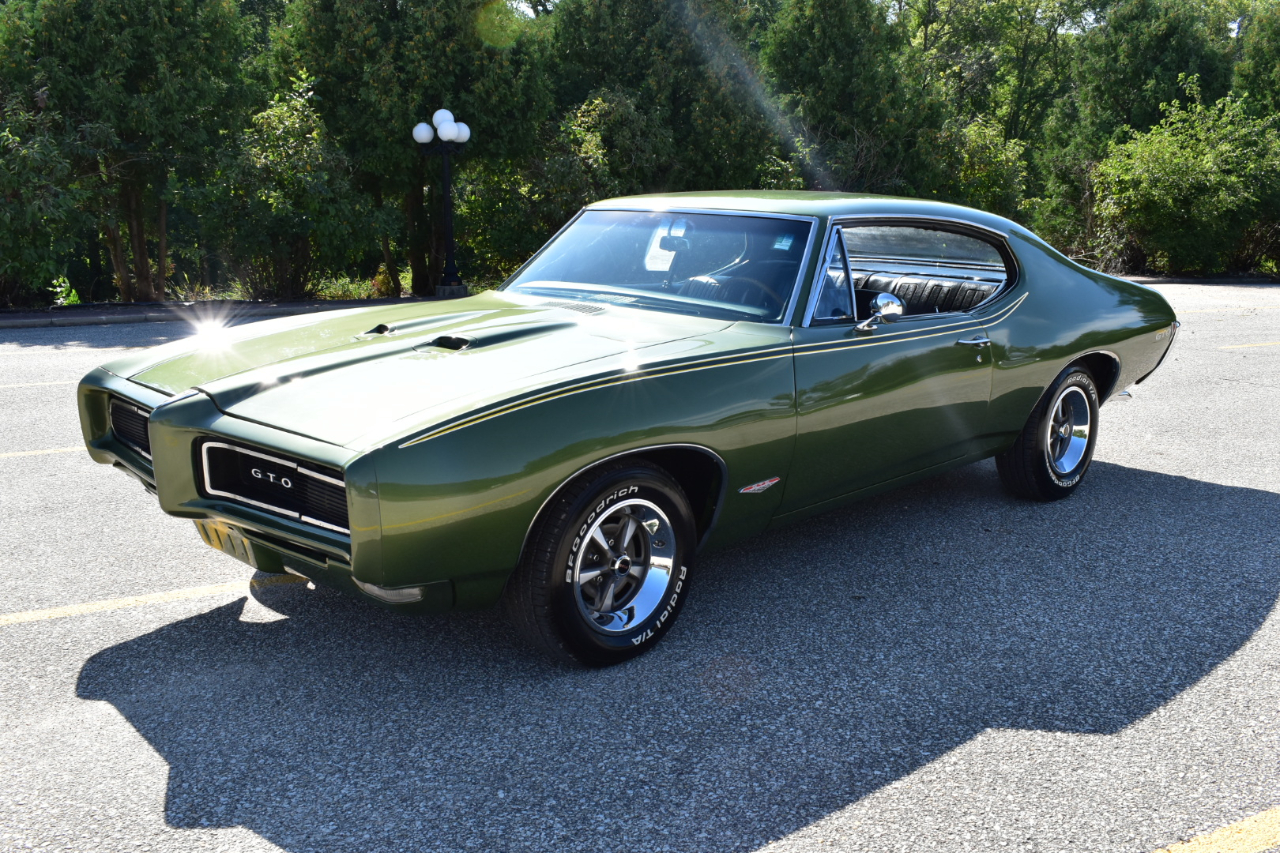 1968 Pontiac GTO - Crazy Bully Garage