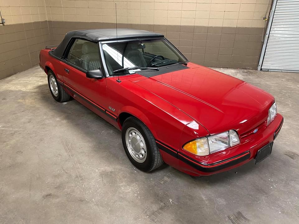 1987 Ford Mustang LX 5.0 convertible - Crazy Bully Garage